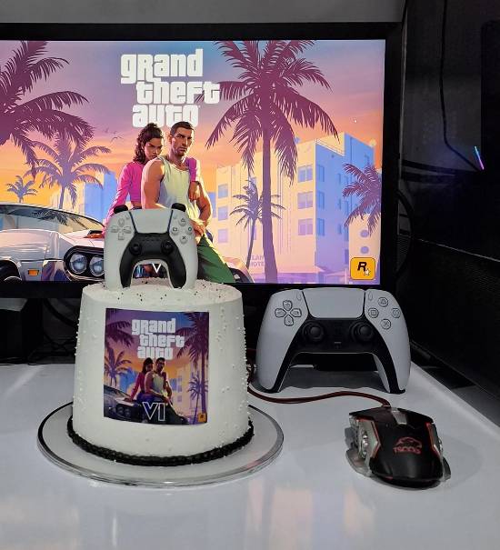 乐红网 玩家晒母亲制作的《GTA6》生日蛋糕！获网友点赞